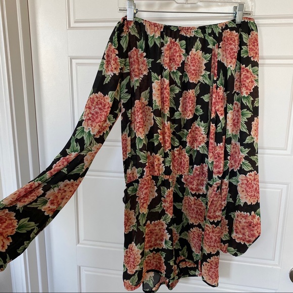 EUC Show Me Your Mumu off the shoulder romper - Picture 2 of 3